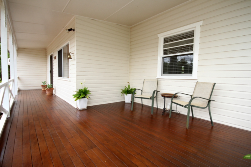 Country Deck 1.JPG